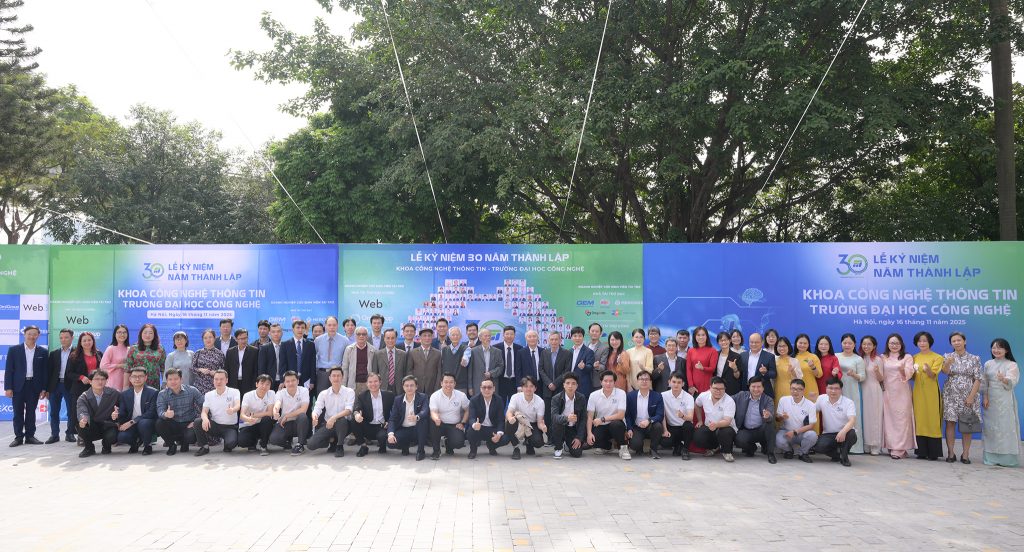 Lễ kỷ niệm 30 năm thành lập Khoa Công nghệ Thông tin và đón nhận Bằng khen của Thủ tướng Chính phủ